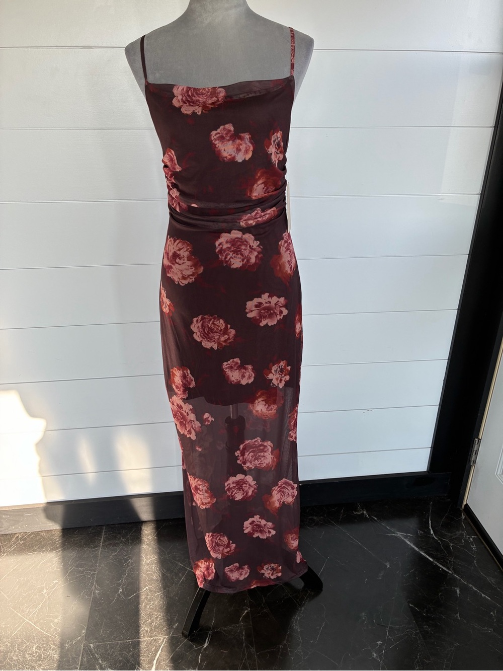 Persaya Burgundy floral mesh overlay maxi dress Sz L NWT/0429